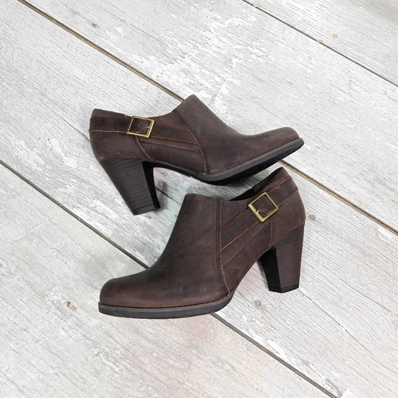 Clarks Shoes - CLARK'S WMNS 7 LEATHER ZIP ANKLE BOOTIES